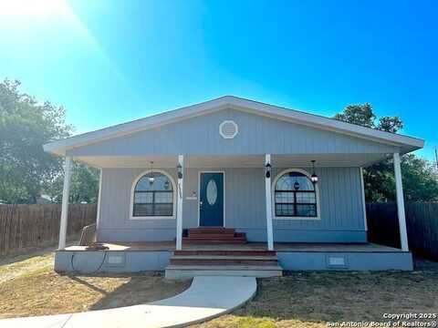 3306 Ih 35, Natalia, TX 78059