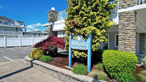 900 Wesley Ave, Ocean City, NJ 08226