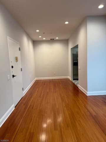 223 Bloomfield St, Hoboken, NJ 07030