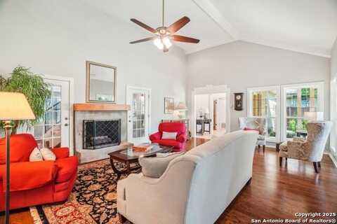 11 Granburg Cir, San Antonio, TX 78218