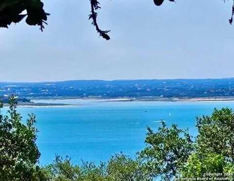 630 Deerwood Dr, Canyon Lake, TX 78133