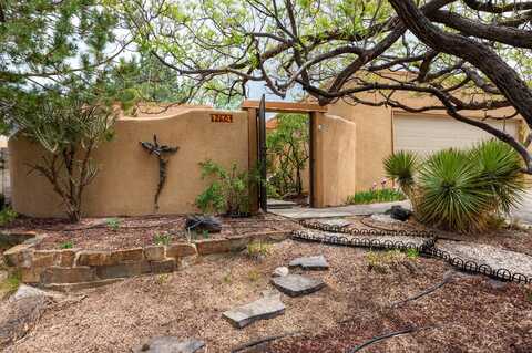 2604 Nakomis Drive NE, Albuquerque, NM 87112