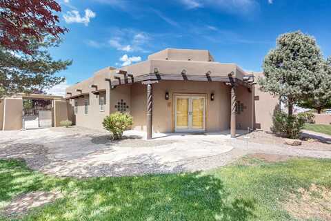 4700 Quaker Heights Place NW, Albuquerque, NM 87120