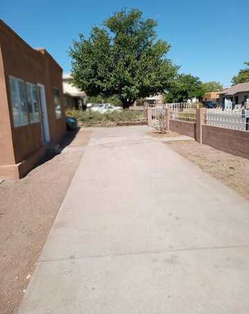 305 56TH Street SW, Albuquerque, NM 87121