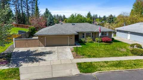 10319 N Woodridge Dr, Spokane, WA 99208