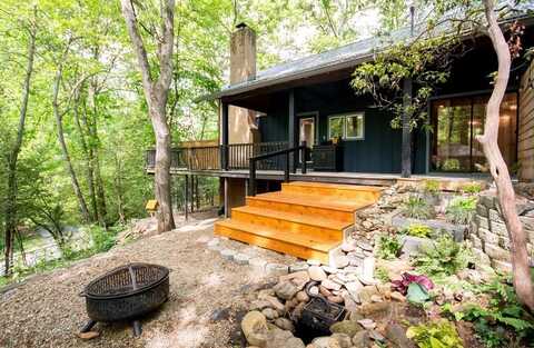 37 Geneva Cir, Franklin, NC 28734