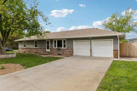 6 Adams Pl, Halstead, KS 67056