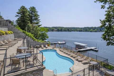 670 E Lake Avenue, Wisconsin Dells, WI 53940