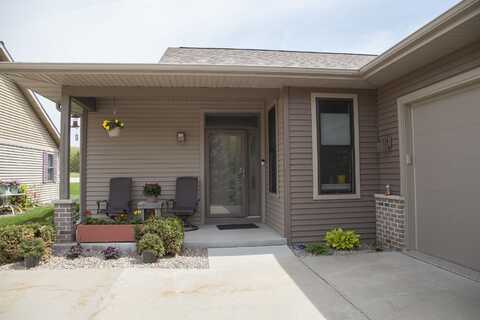 66 Berdella Court, Cross Plains, WI 53528