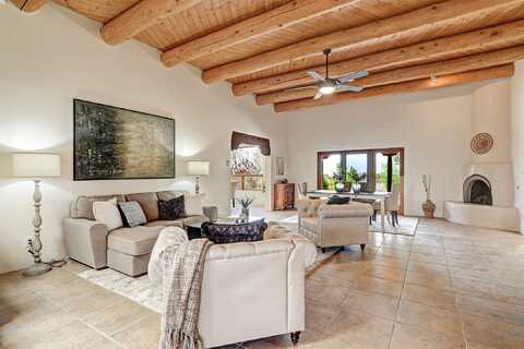 6 Chapala Road, Santa Fe, NM 87508