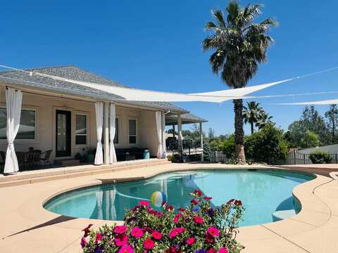 1235 Chandon Court, Redding, CA 96003