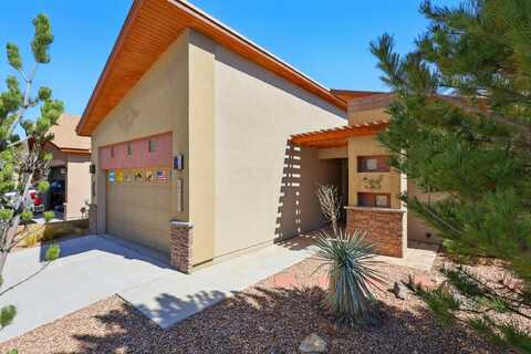 6427 SINCHO Avenue, Albuquerque, NM 87114