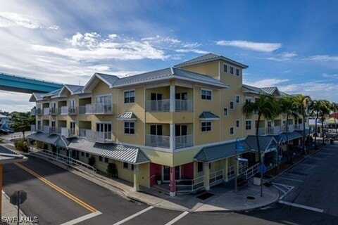 450 Old San Carlos Boulevard, Fort Myers Beach, FL 33931