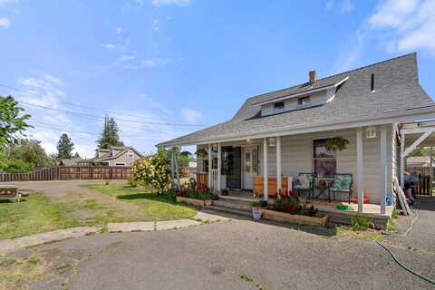 2772 Merriman Road, Medford, OR 97501
