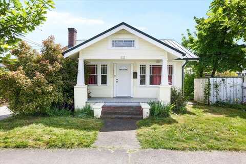 611 W 4th Street, Medford, OR 97501