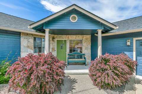 125 Arnos Street, Talent, OR 97540