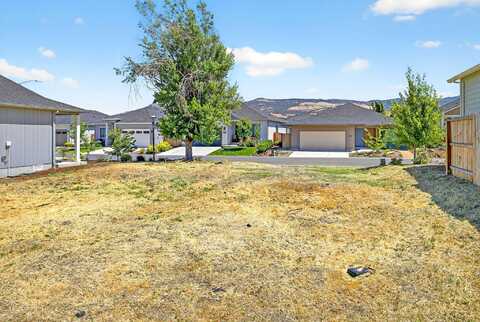 221 Christopher Way, Talent, OR 97540