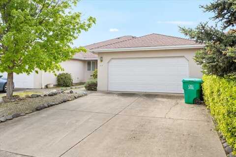 459 Crystal Drive, Eagle Point, OR 97524