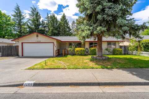 1208 SW Cottonwood Street, Grants Pass, OR 97526