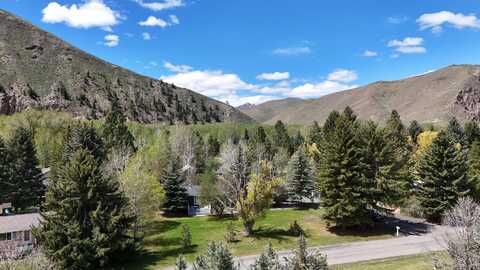 911 Queen Of Hills Dr, Hailey, ID 83333