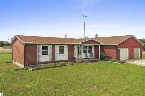 3610 S Call Road, Lake City, MI 49651