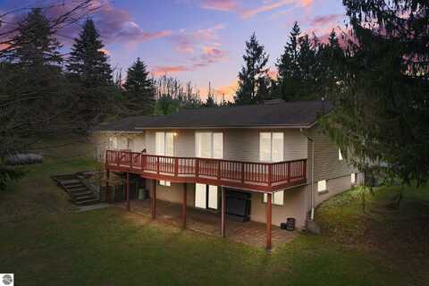 11531 Tower Road, Maple City, MI 49664