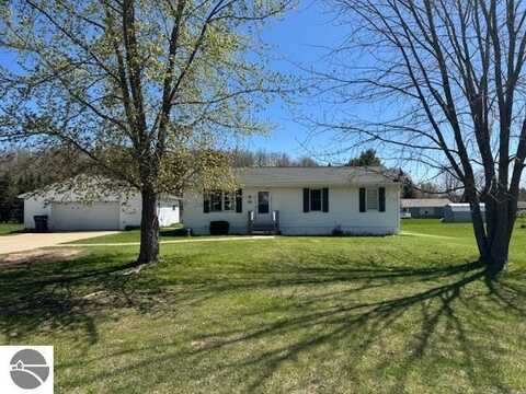 2195 S Sara Drive, Lake City, MI 49651