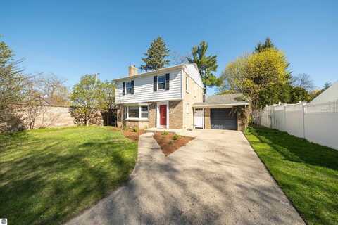 628 Sixth Street, Traverse City, MI 49684