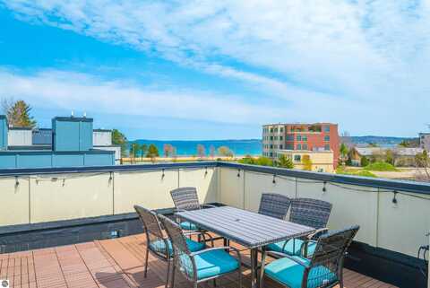 138 Gillis Street, Traverse City, MI 49684