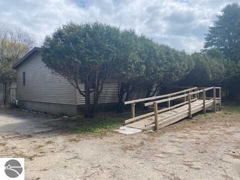 8067 Cherry Avenue, Rapid City, MI 49676