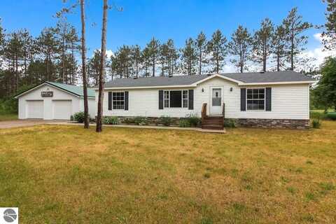 4126 Meadow Lane, Thompsonville, MI 49683