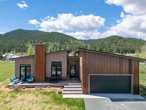 356 WOODEN SPUR Drive, Alpine, WY 83128