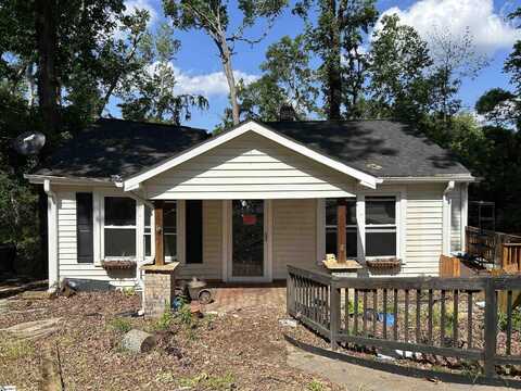 428 Academy Street, Laurens, SC 29360