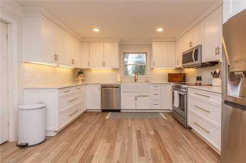 6867 Colonial Club Drive, Thomasville, NC 27360
