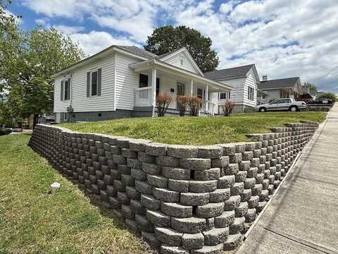 446 Durham Street, Mount Airy, NC 27030