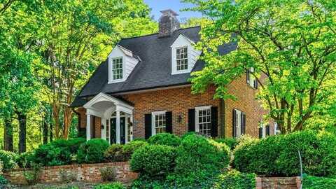 1221 Briarcliff Road, Greensboro, NC 27408