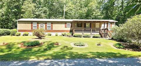 217 8th Avenue, New London, NC 28127