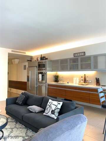 3722 S LAS VEGAS Boulevard, Las Vegas, NV 89113