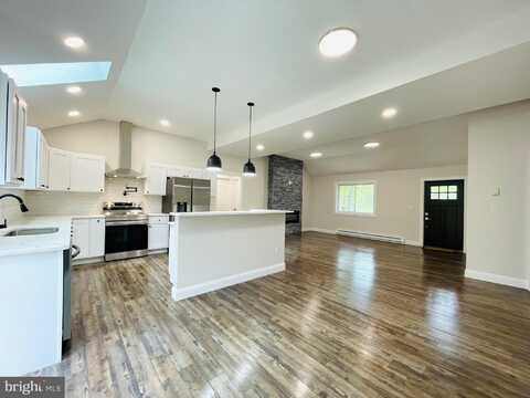 265 WYOMISSING DRIVE, POCONO LAKE, PA 18347