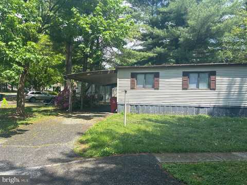 8703 EVERGREEN CIRCLE, BREINIGSVILLE, PA 18031