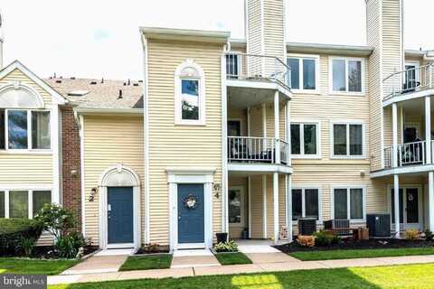 4 MICHELE COURT, LEVITTOWN, PA 19057