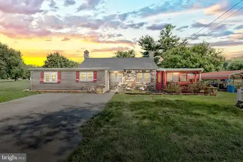 6090 OLD HANOVER ROAD, SPRING GROVE, PA 17362