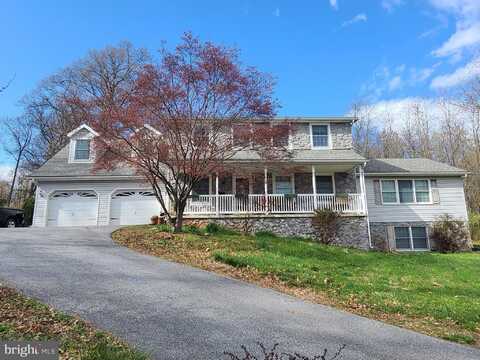 300 BLACK HORSE ROAD, REINHOLDS, PA 17569