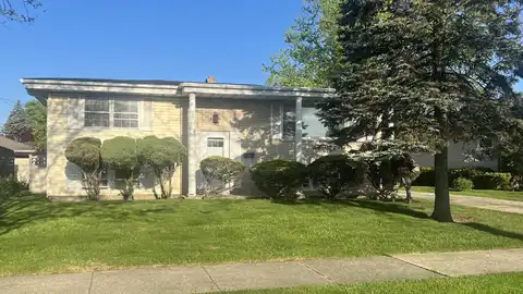 10020 4th Street, Highland, IN 46322