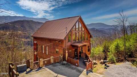 204 Pinnacle Drive, Gatlinburg, TN 37738