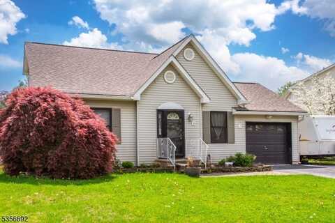 5 Holly Dr, Hamburg, NJ 07419