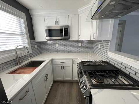 782 Audrey Dr, Rahway, NJ 07065
