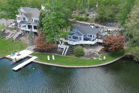 229a Squaw Trl, Hopatcong, NJ 07821