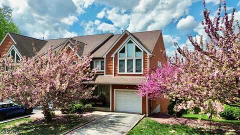 1 Wimbledon Dr, Vernon, NJ 07462