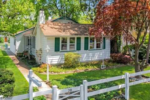 38 Silver Birch Ave, Oakland, NJ 07436